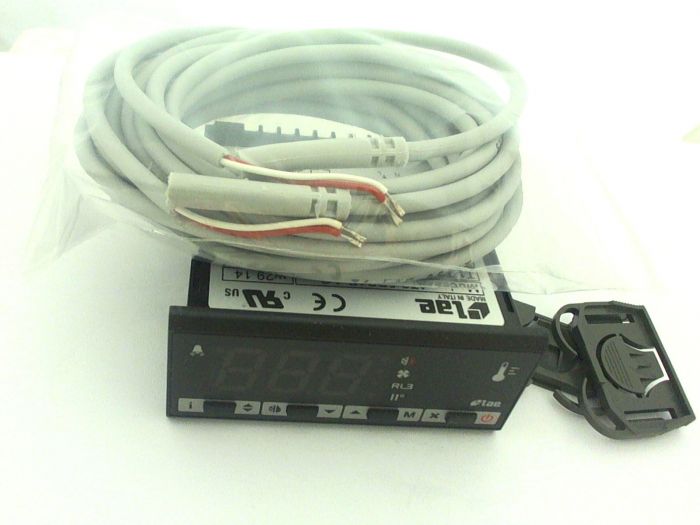 LAE AT2-5BS4E-AG(P) refrigeration controller comes with 2x FT1K20P1probes        230V
